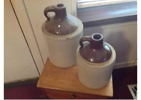 2 ceramic jugs